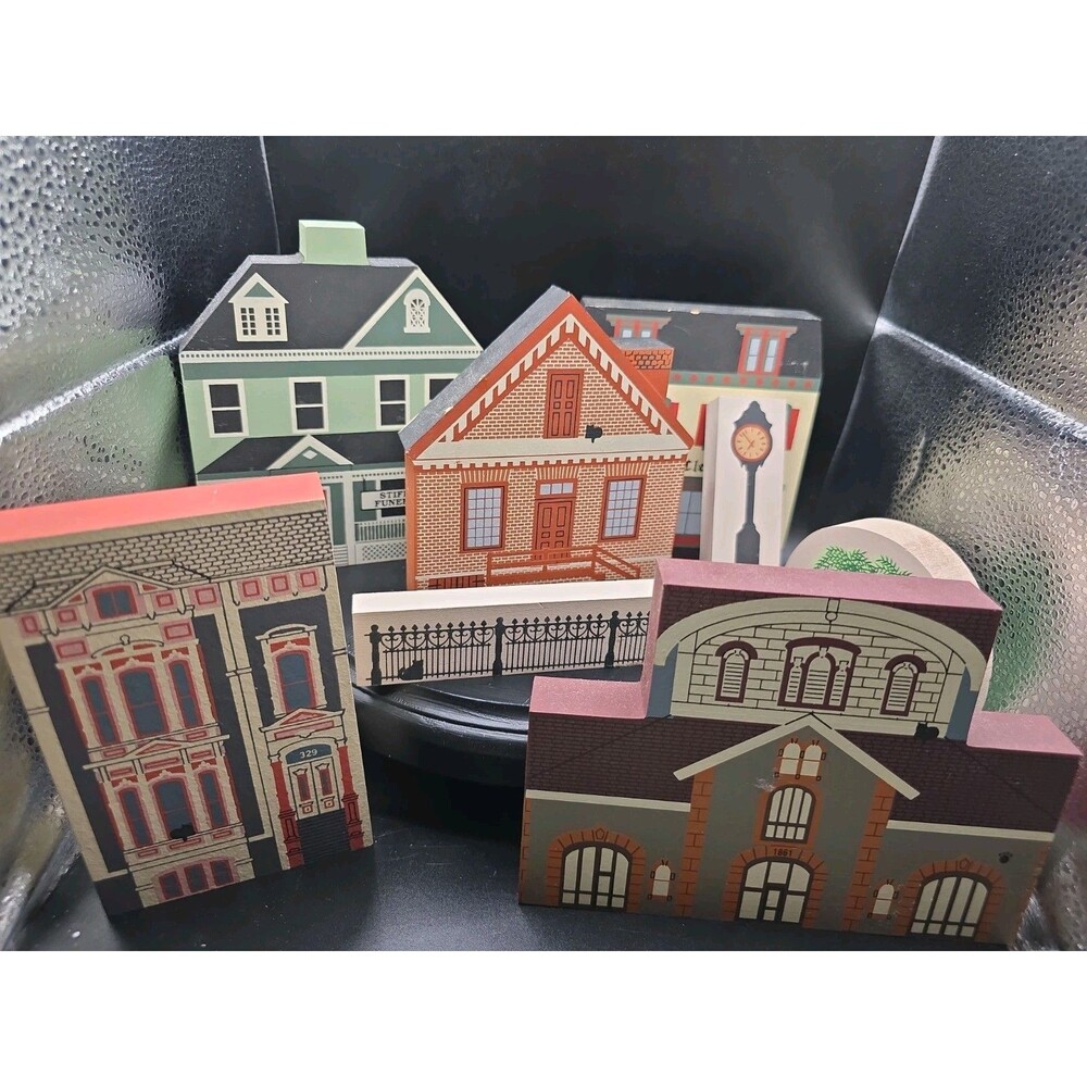 The Cats Meow' Lot Of 5 Houses,3 Accessories. Treble Cleff, Funeral Home, Winery